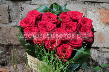 Сердце из 15 красных роз "Голос любви"